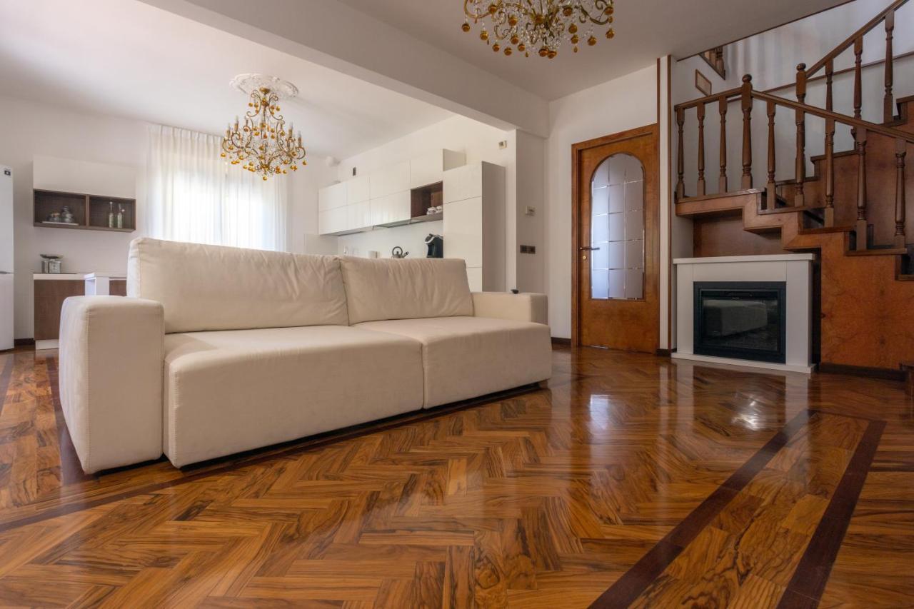 La Principessa Nera B&B Ostra Exteriör bild