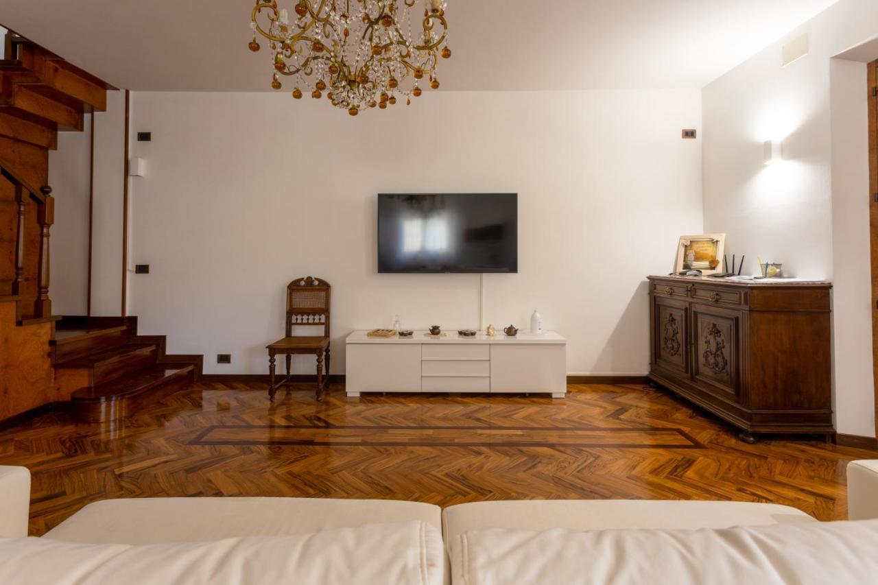 La Principessa Nera B&B Ostra Exteriör bild